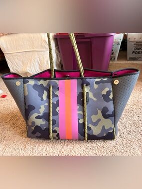 Neoprene Camo Tote with Pink and Orange Stripe